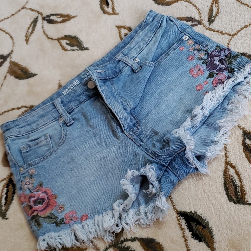 Mossimo Denim High Rise Floral Embroidered Short Shorts, Size 8/29